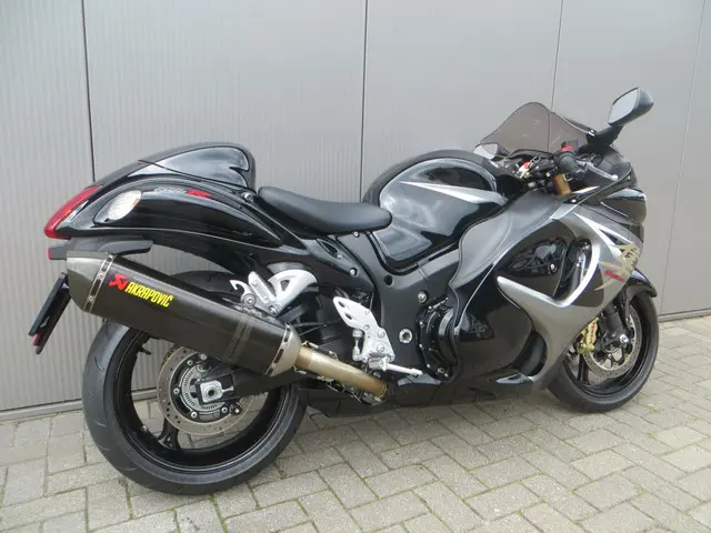 Suzuki GSX R 1300 Hayabusa 2015 Benzine 2