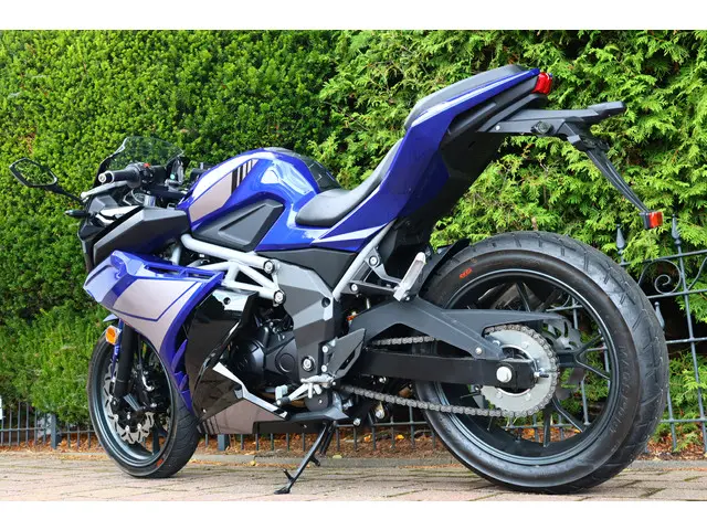Yamaha YZF R125 TRMOTOR 125 GP-ONE [A1 A2] 2026 Benzine 23