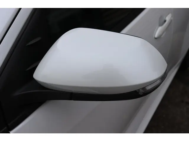 Toyota Yaris 1.5 Hybrid Dynamic 2022 Hybride Benzine 30