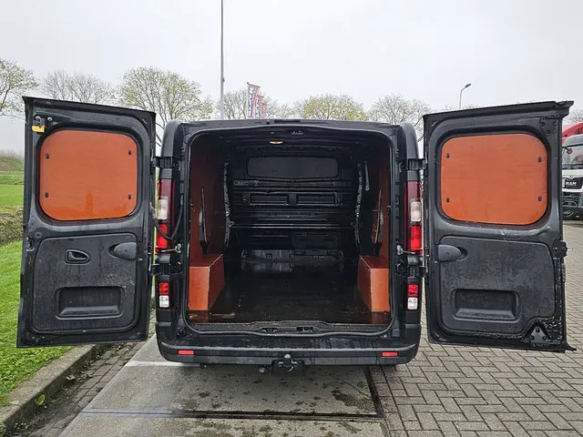 Renault Trafic 2.0 DCI 2019 Diesel 11