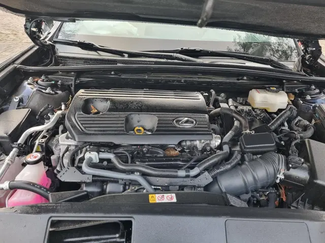 Lexus ES 300h President Line 2023 Hybride Benzine 8