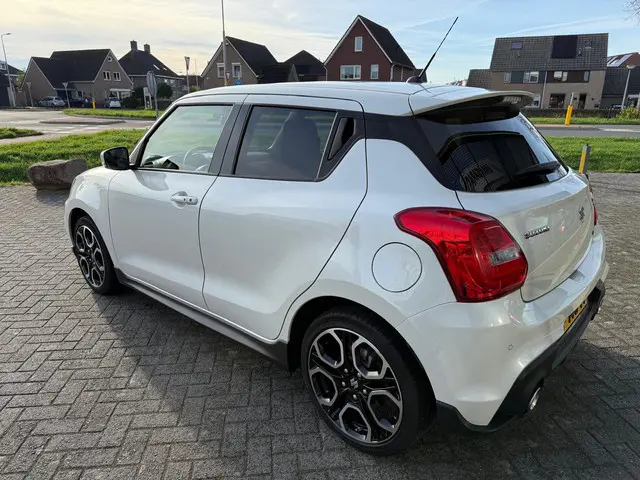 Suzuki Swift 1.4 Sport Smart Hybrid 2022 Hybride Benzine 4