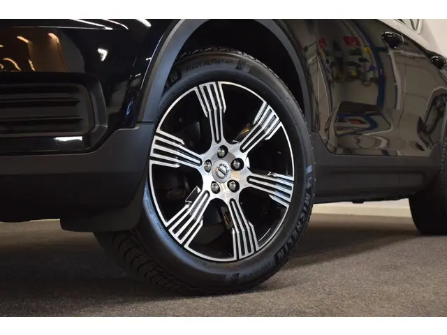 Volvo XC40 1.5 T3 163pk AUT8 Inscription 2020 Benzine 3