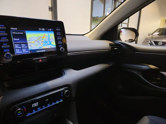 Toyota Yaris 1.5 Hybrid Active 2022 Hybride Benzine 19