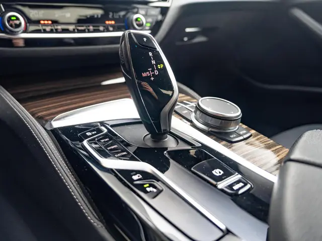 BMW 5 Serie Sedan 530e 2021 Hybride Benzine 23