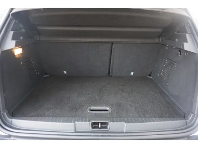 Renault Captur 1.3 TCe Version S 2018 Benzine 32