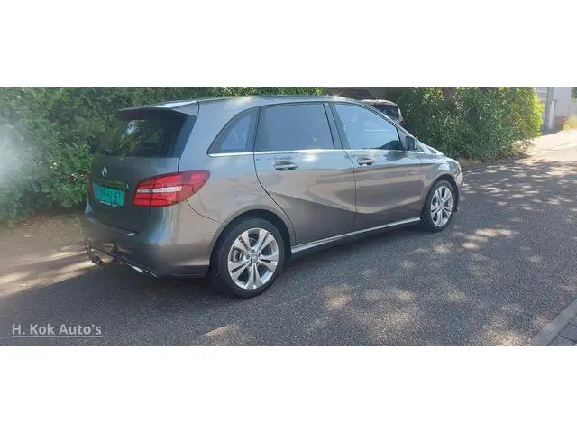 Mercedes-Benz B-Klasse 180 Ambition 2015 Benzine 2