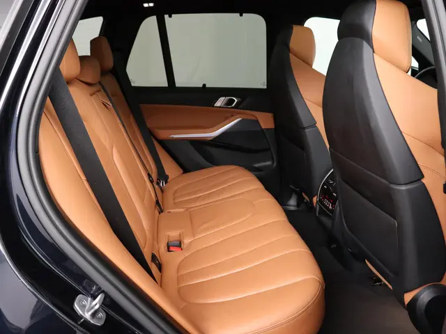 BMW X5 xDrive45e High Executive 2022 Hybride Benzine 48