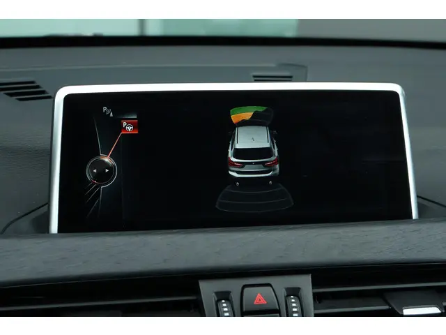 BMW X1 sDrive20i Centennial High Executive 2017 Benzine 20