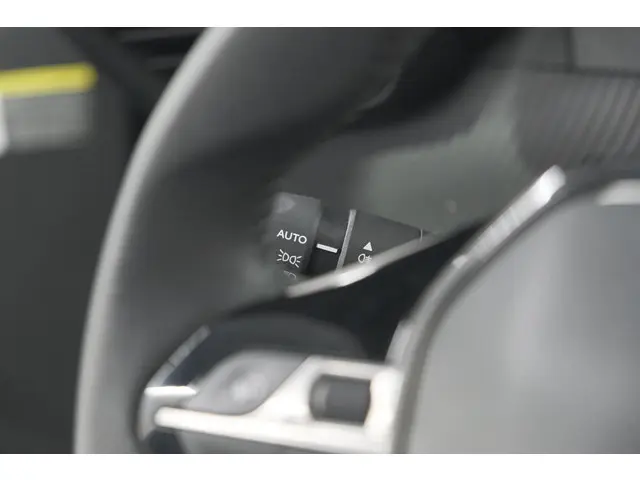 Peugeot 2008 PureTech 130 Allure Pack 2023 Benzine 32