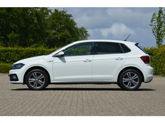 Volkswagen Polo 1.0 TSI Highline Business R 2021 Benzine 18