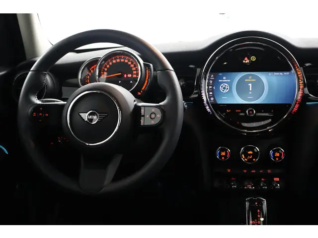 MINI Cooper Mini 1.5 Classic 2023 Benzine 45