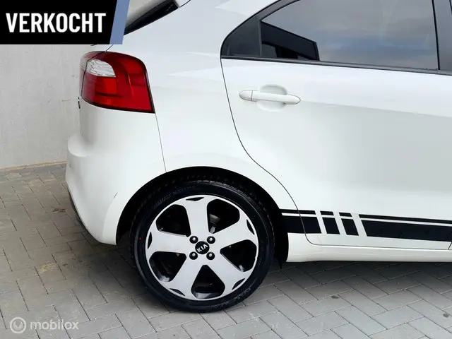 Kia Rio 1.2 CVVT Design Edition 2013 Benzine 10