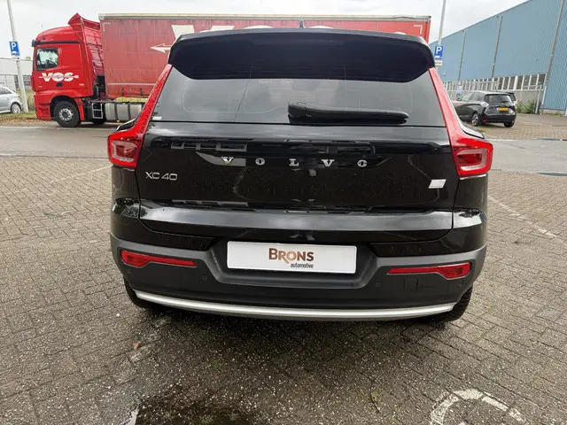 Volvo XC40 1.5 T4 Plug-in hybrid 2023 Hybride Benzine 16