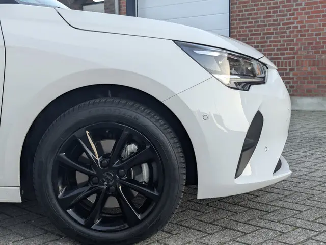 Opel Corsa 1.2 Elegance 2023 Benzine 3