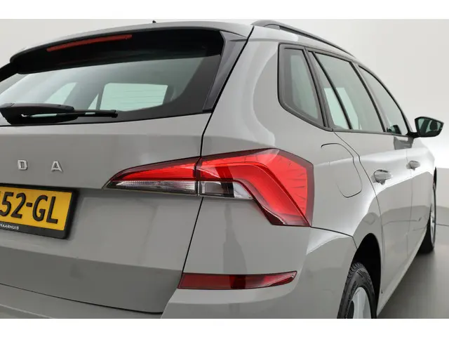 Škoda Kamiq 1.0 TSI Style DSG 2021 Benzine 31