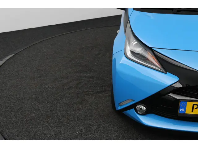 Toyota Aygo 1.0 VVT-i x-play 2017 Benzine 34