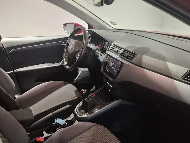 SEAT Arona 1.0 TSI Style Business Intense 2021 Benzine 25