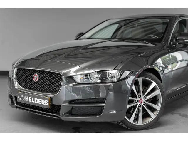 Jaguar XE 2.0 D Pure Leder Panorama 2018 Diesel 20