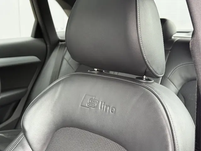 Audi Q3 2.0 TFSI quattro Pro Line S 2013 Benzine 51