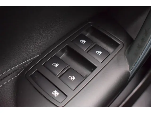 Opel Insignia 2.0 T 221pk Cosmo 2013 Benzine 28