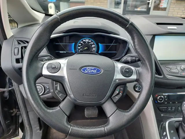 Ford C-MAX 2.0 Hybrid Titanium+ 2015 Hybride Benzine 17