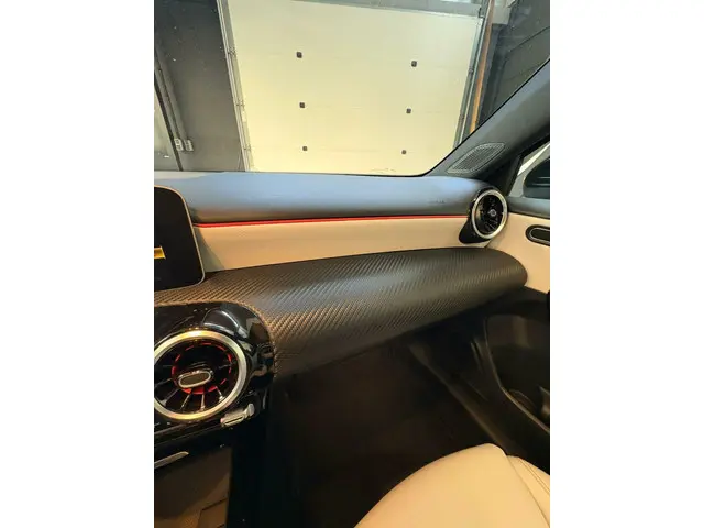 Mercedes-Benz A-Klasse 220 4MATIC Premium 2018 Benzine 18