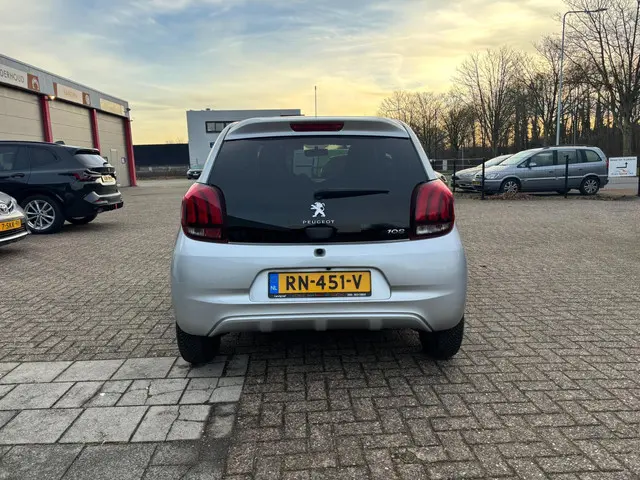 Peugeot 108 1.0 e-VTi Allure 2018 Benzine 4
