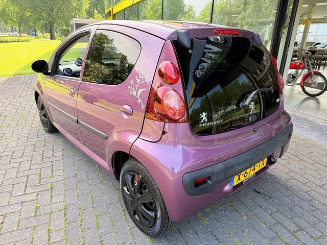 Peugeot 107 1.0 ENVI 2012 Benzine 3