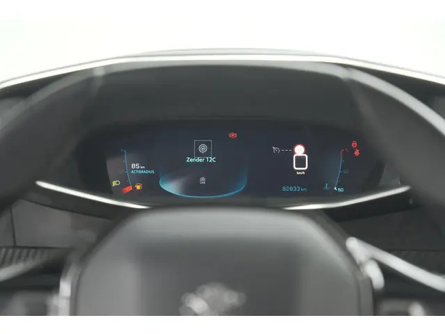 Peugeot 2008 PureTech 130 Allure 2020 Benzine 37