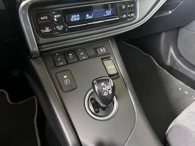 Toyota Auris 1.8 Hybrid Team D 2018 Hybride Benzine 17