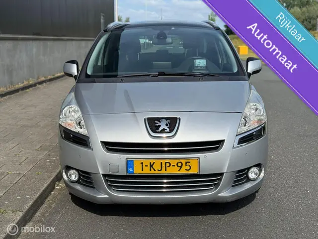 Peugeot 5008 1.6 THP Allure * Automaat * 157 PK * 2013 Benzine 19