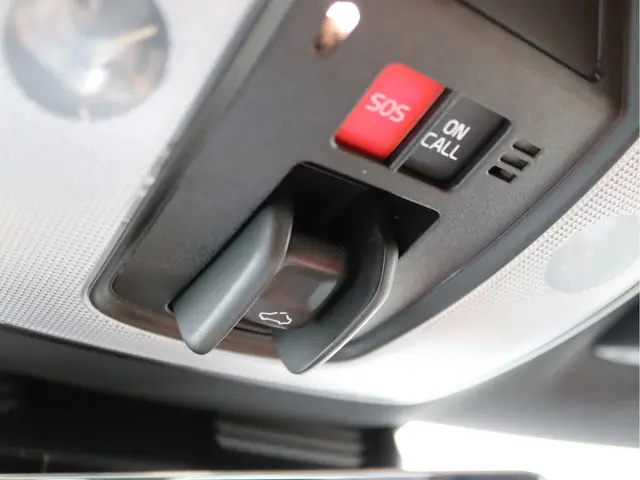 Volvo V60 2.4 D6 AWD Plug-In Hybrid 2015 Hybride Diesel 66