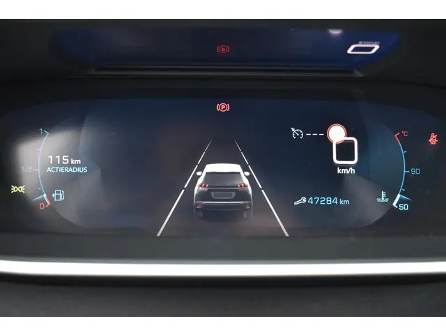 Peugeot 2008 1.2 PureTech Allure Pack 2023 Benzine 24