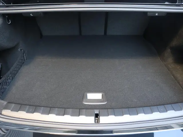 BMW 3 Serie 330e Sedan 2025 Hybride Benzine 12