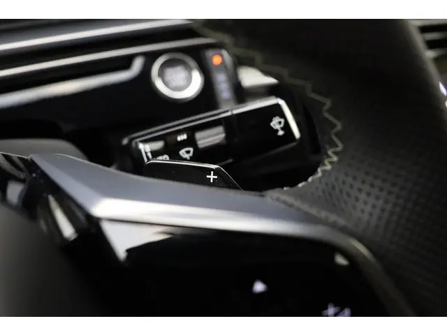 Peugeot 3008 1.2 Hybrid 136 GT 2024 Hybride Benzine 31