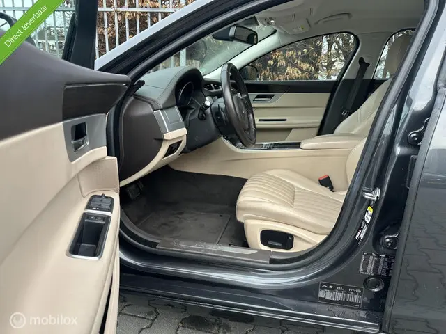 Jaguar XF 2.0d Portfolio 2016 Diesel 9