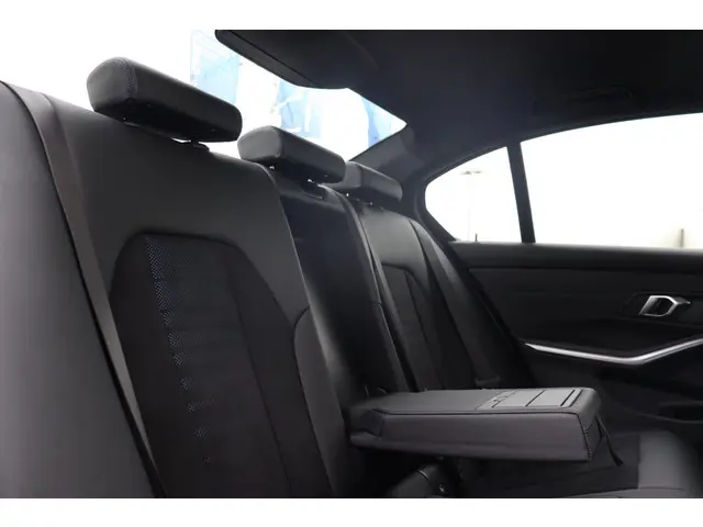 BMW 3 Serie 320e 2025 Hybride Benzine 13