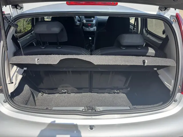 Peugeot 107 1.0 Envy 2013 Benzine 14