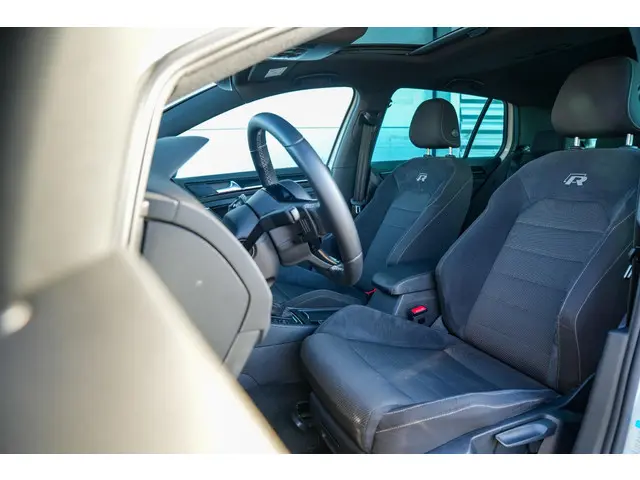 Volkswagen Golf 2.0 TSI 4Motion R 2017 Benzine 8