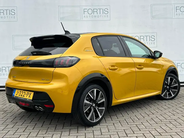 Peugeot 208 1.2 PureTech GT-Line 2020 Benzine 2