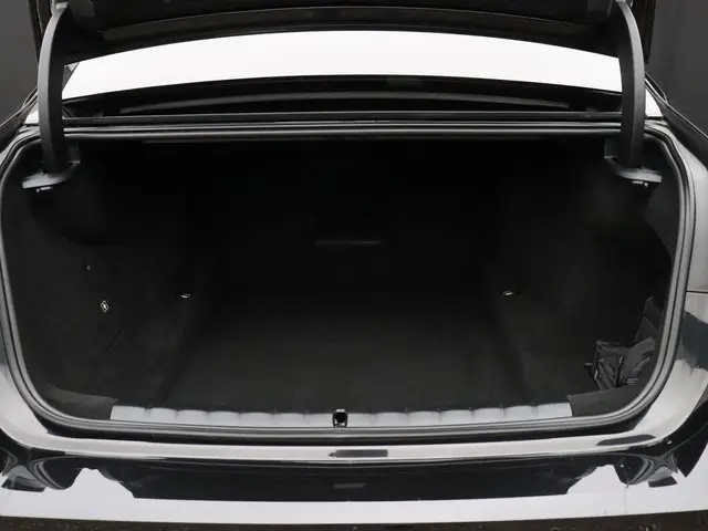 BMW 7 Serie 750e xDrive 2023 Hybride Benzine 46