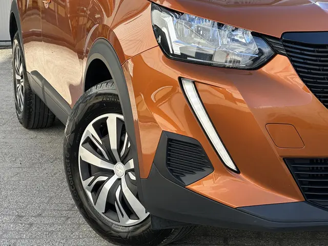 Peugeot 2008 1.2 PureTech Active 2021 Benzine 22