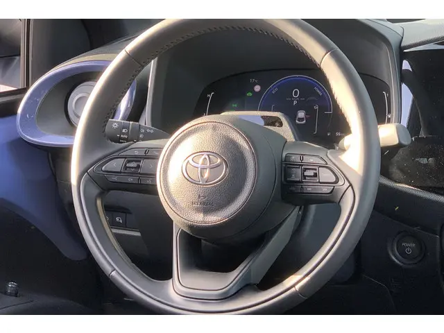 Toyota Aygo X Hybrid 115 pulse 2026 Hybride Benzine 14