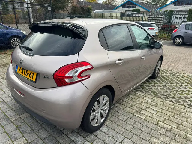 Peugeot 208 1.4 VTi Access 2013 Benzine 3