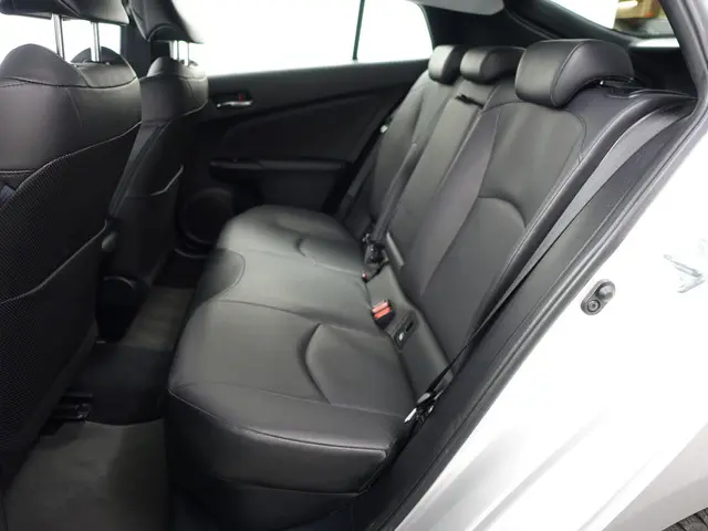 Toyota Prius 1.8 Dynamic+ Aut- 2017 Hybride Benzine 27