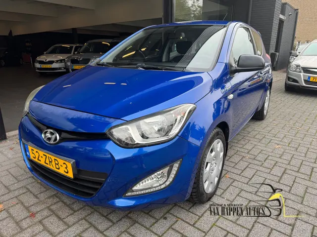Hyundai i20 1.2i First Edition / APK 10-2026 2013 Benzine 2