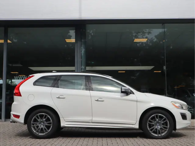Volvo XC60 2.0 T5 R-Design 2013 Benzine 5