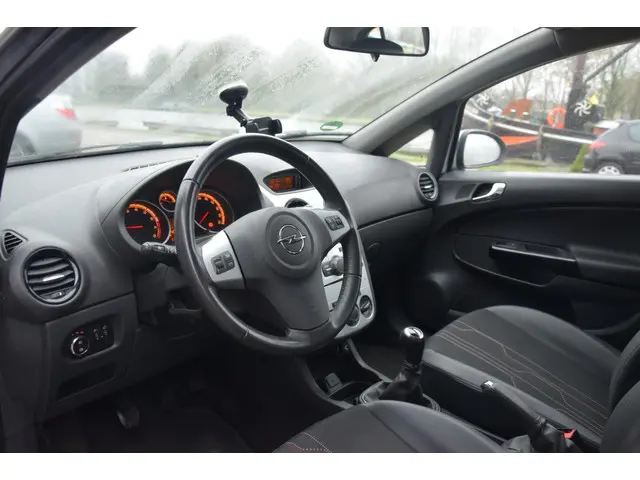 Opel Corsa 1.2-16V Rhythm 2012 Benzine 14