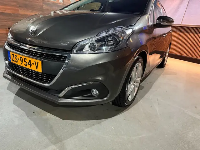 Peugeot 208 1.2 PureTech | Signature |NAP | 2019 Benzine 10
